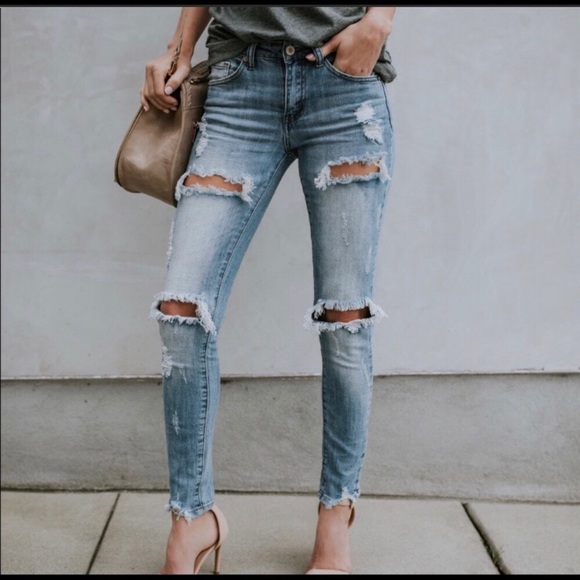 Distressed Light Wash Skinny Jeans - Picture 5 of 8